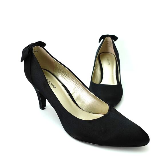 Liz Claiborne Shoes - Liz Claiborne Vintage Black Bow Pointed Toe Low Heel Closed Toe Pumps Size 9